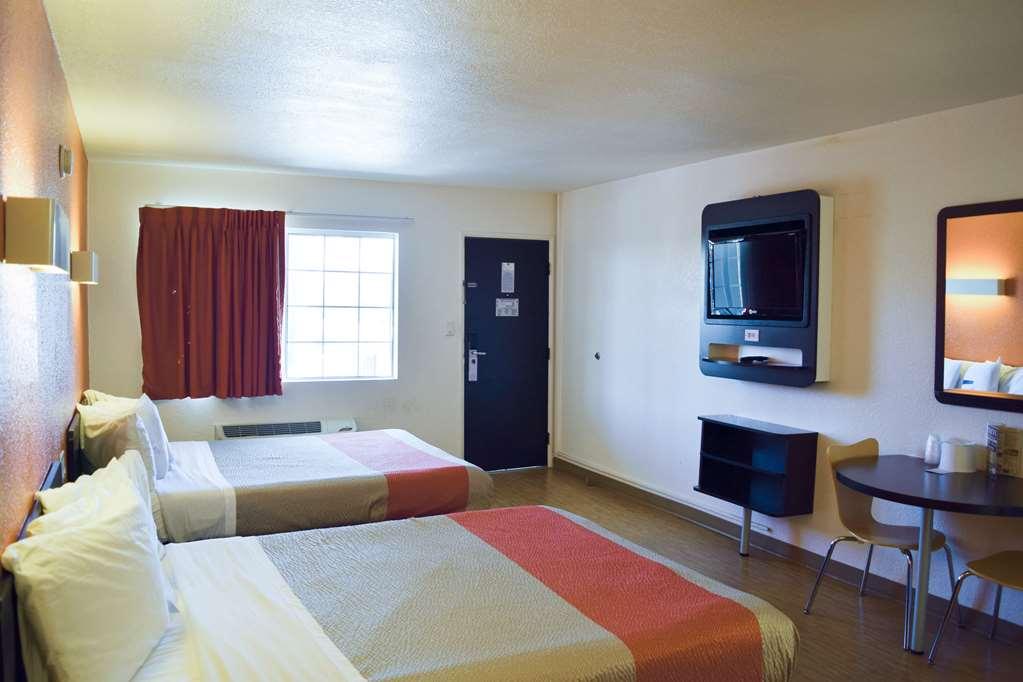 Motel 6 San Diego, Ca Airport Harbor Room photo