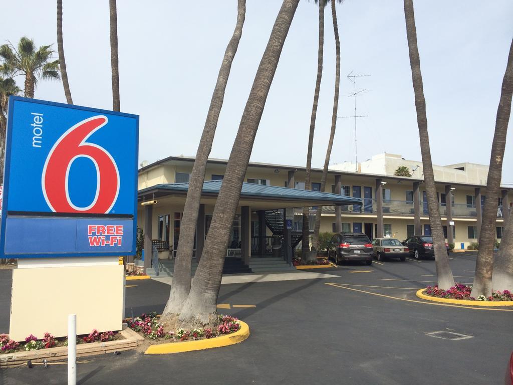 Motel 6 San Diego, Ca Airport Harbor Exterior photo