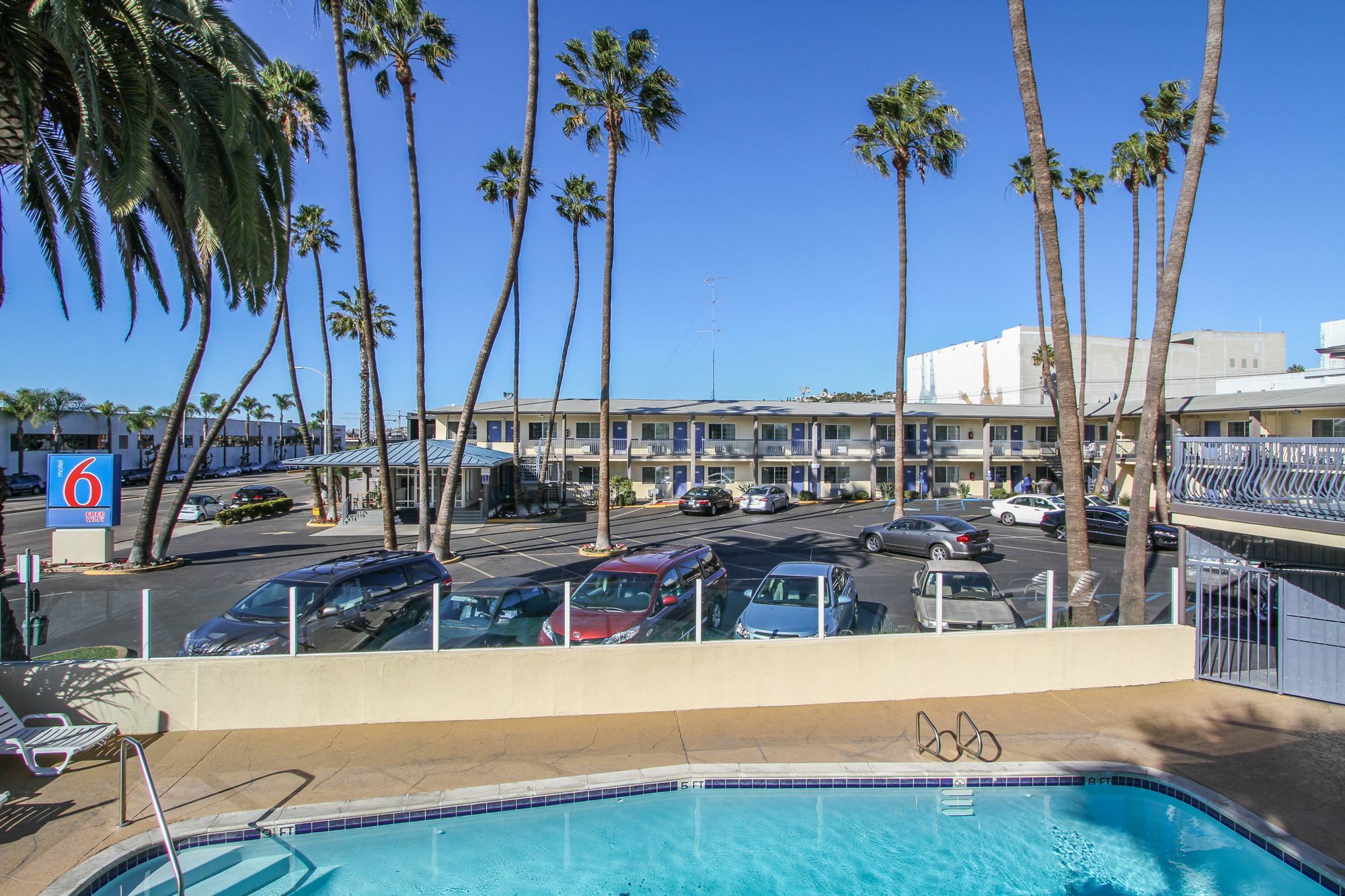 Motel 6 San Diego, Ca Airport Harbor Exterior photo