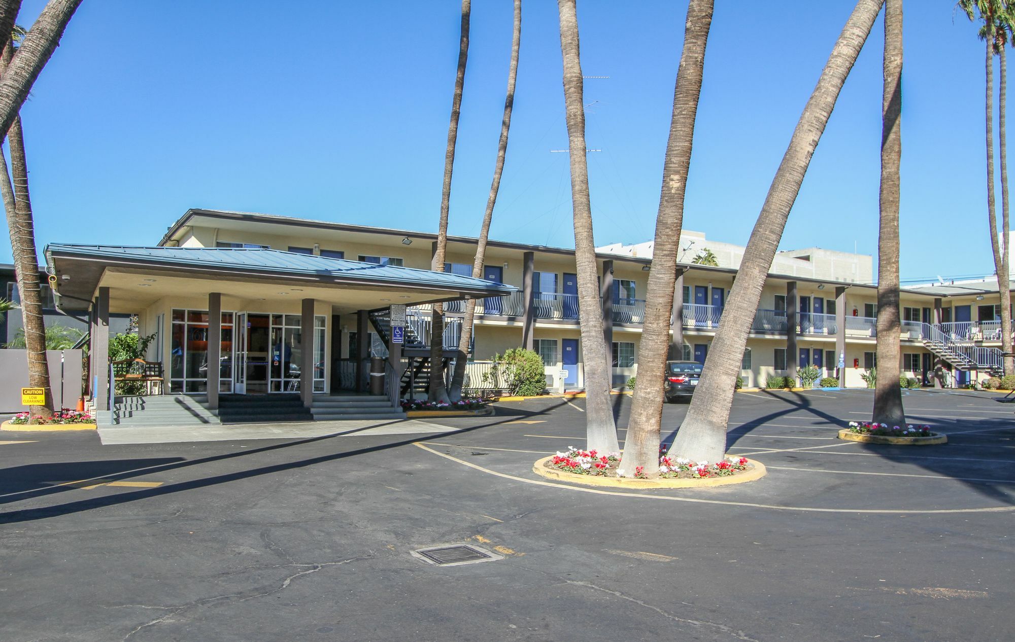 Motel 6 San Diego, Ca Airport Harbor Exterior photo