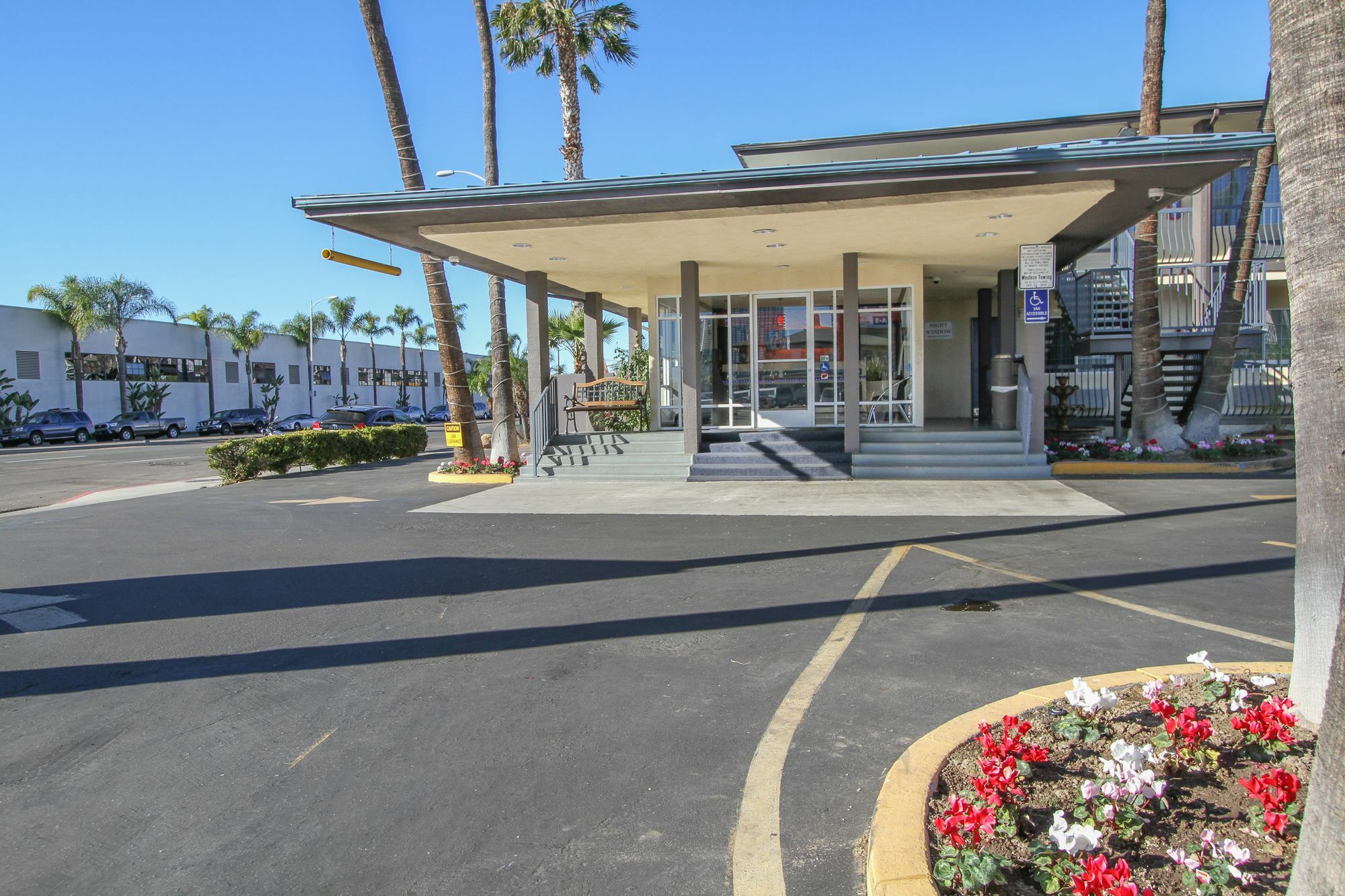 Motel 6 San Diego, Ca Airport Harbor Exterior photo